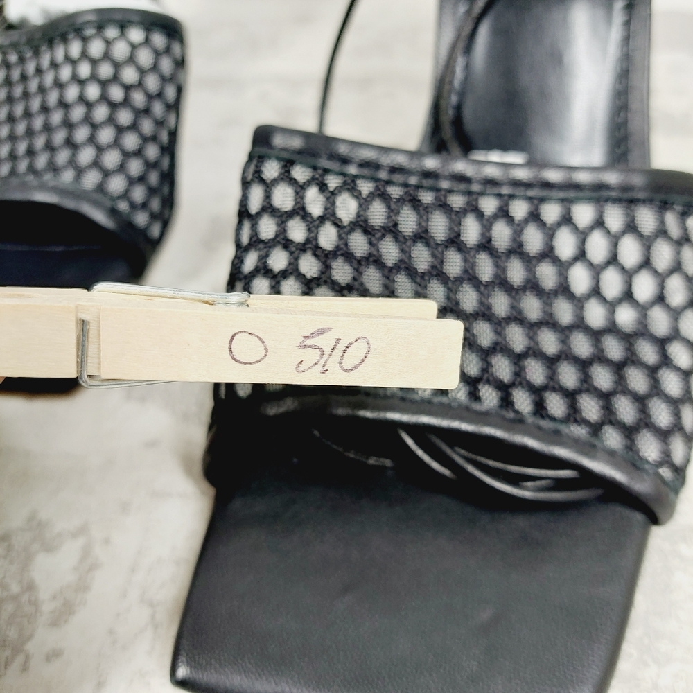 NEW Marc Fisher Leather Dallyn Black Heeled Ankle Strap Sandals O510 - Picture 11 of 11